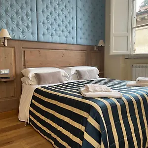 https://chalet-lucca.it-tuscanyhotel.com